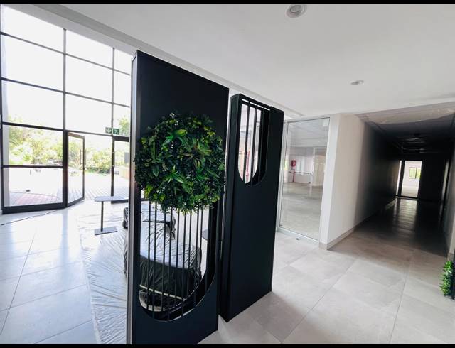 367M² OFFICE TO LET IN VORNA VALLEY